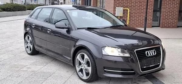 Second-hand Audi A3 Sportback 105 CP (77 kW) 2011 Hatchback