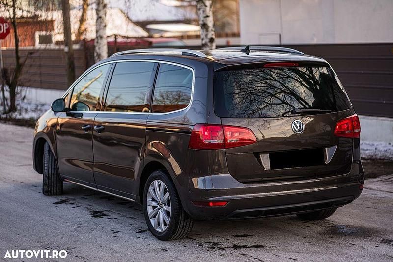 Second-hand VW Sharan Highline 177 CP (130 kW) 2014 Culoaremaro Monovolum