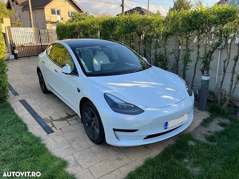 Second-hand Tesla Model 3 366 kW (498 CP) 2022 Culoarealb Berlinǎ