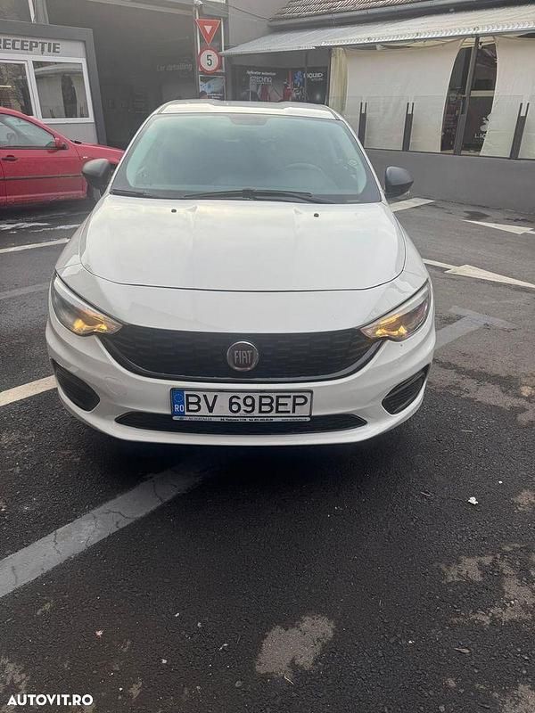 Second-hand Fiat Tipo 95 CP (69 kW) 2017 Culoarealb Berlinǎ