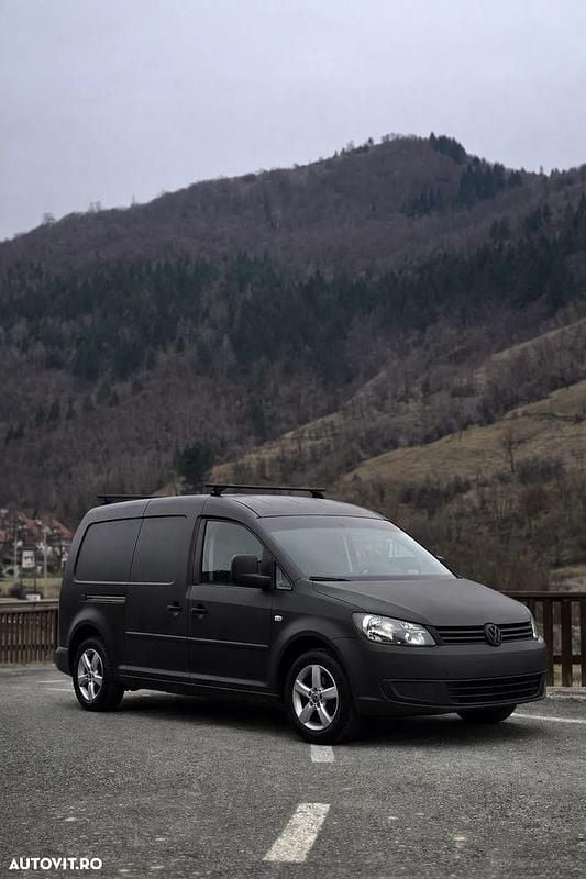 Second-hand VW Caddy Edition 102 CP (75 kW) 2013 Culoarenegru Monovolum