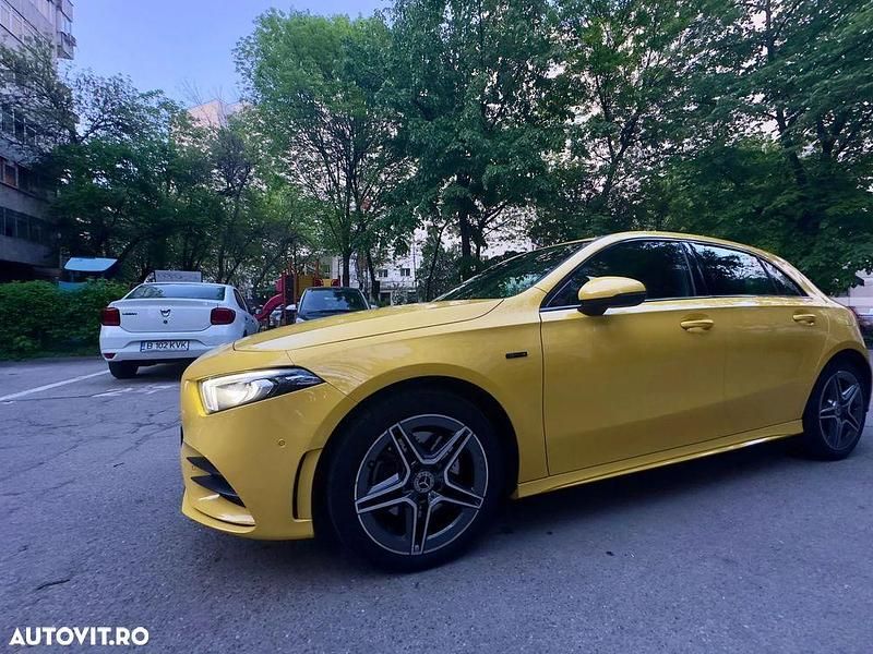 Second-hand Mercedes A250 218 CP (160 kW) 2020 Culoaregalbeuriu Hatchback