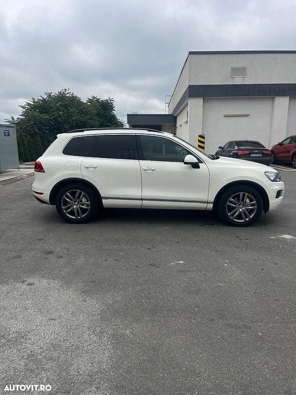 Second-hand VW Touareg 204 CP (150 kW) 2013 Culoarealb SUV