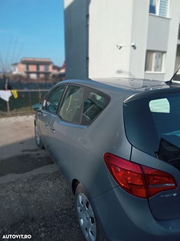 Bej Utilizat 2012 Opel Meriva Cosmo Monovolum | 2.990 EUR (Preț bun) - Imagine 1/4