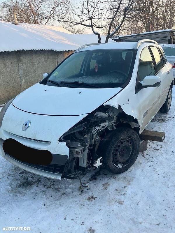 Culoarealb Utilizat 2011 Renault Clio III Dynamique Hatchback | 1.000 EUR - Imagine 1/3