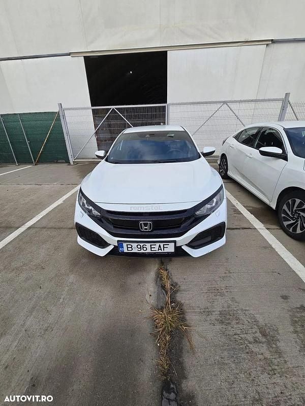 Culoarealb Utilizat 2018 Honda Civic Comfort Hatchback | 11.000 EUR (Preț OK) - Imagine 1/4