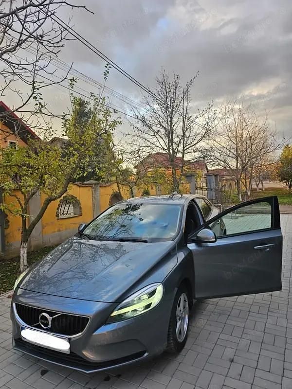 Second-hand Volvo V40 120 CP (88 kW) 2019 Gri Berlinǎ