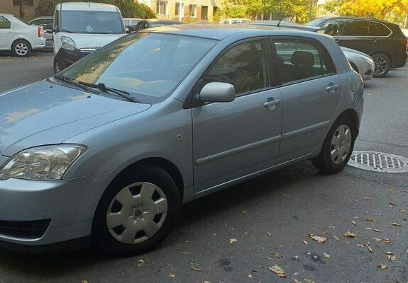 Albastru Utilizat 2006 Toyota Corolla Hatchback | 4.400 EUR - Imagine 1/4