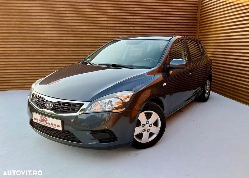 Second-hand Kia Ceed Attract 90 CP (66 kW) 2010 Culoaregri Hatchback