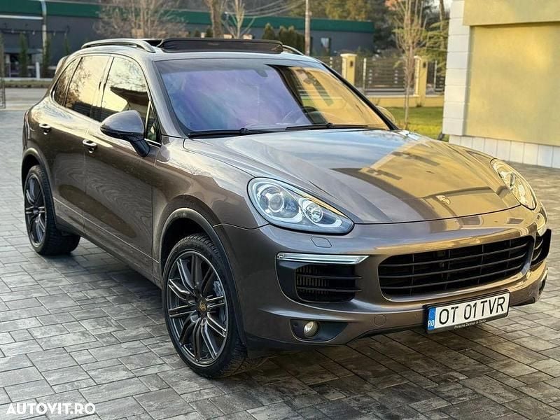 Culoaremaro Second-hand 2015 Porsche Cayenne SUV | 22.500 EUR (Super Preț) - Imagine 1/4