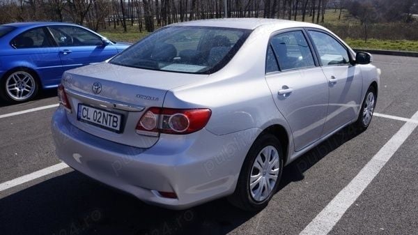 Second-hand Toyota Corolla 132 CP (97 kW) 2011 Gri Berlinǎ