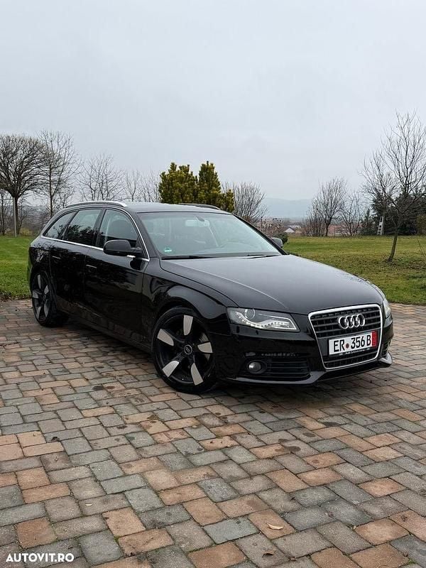 Culoarenegru Utilizat 2012 Audi A4 S-Line Break | 6.800 EUR (Preț bun) - Imagine 1/4