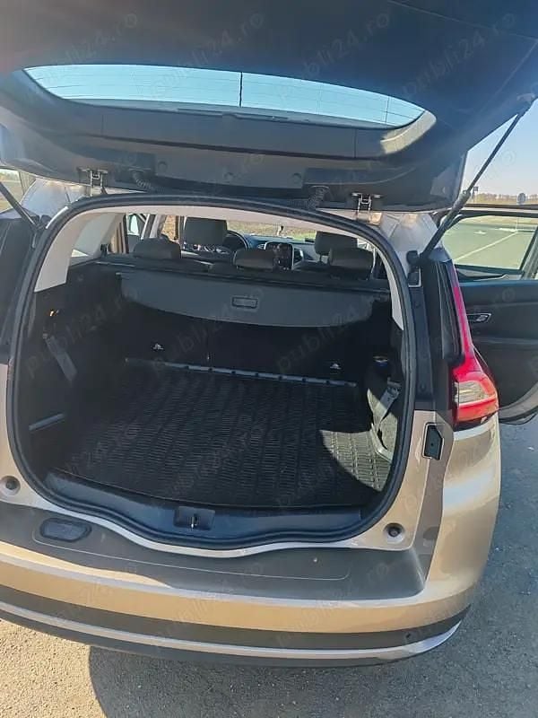 Maro Utilizat 2017 Renault Grand Scénic IV Monovolum | 9.999 EUR (Preț OK) - Imagine 1/4