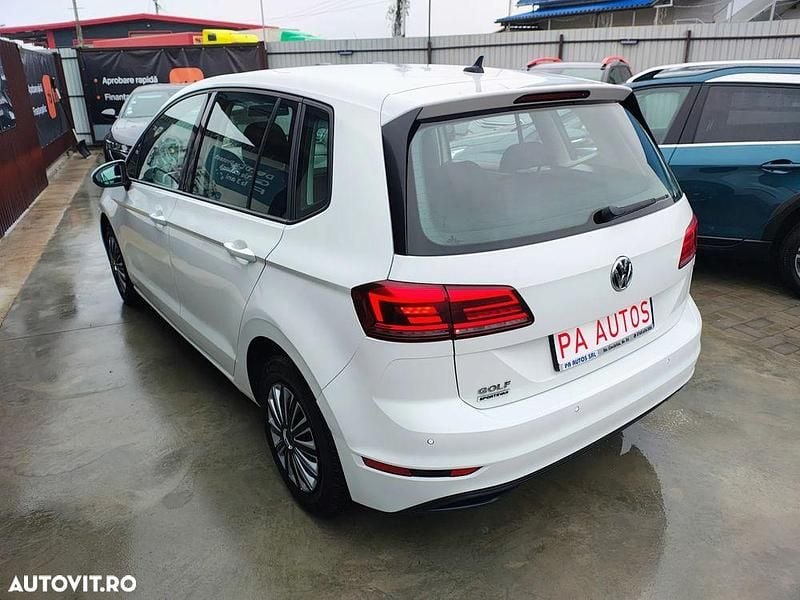 Second-hand VW Golf VII Trendline 115 CP (84 kW) 2019 Culoarealb Hatchback