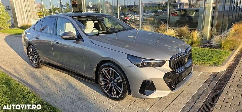 Culoaregri Nouă 2025 BMW 550e Comfort Edition Berlinǎ | 96.195 EUR - Imagine 1/4