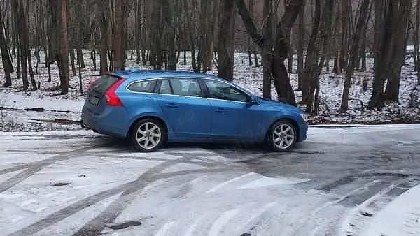 Albastru Second-hand 2014 Volvo V60 Break | 6.900 EUR (Scump) - Imagine 1/4