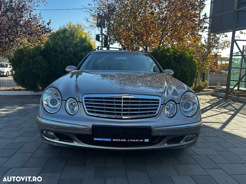Gri Utilizat 2005 Mercedes E200 Elegance Break | 5.600 EUR - Imagine 1/4