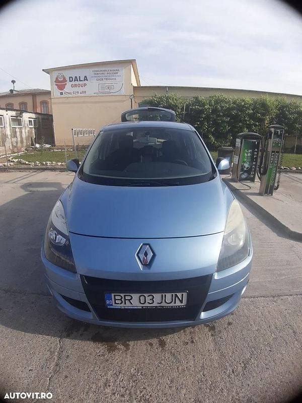 Culoarealbastru Utilizat 2011 Renault Scénic III Monovolum | 3.299 EUR (Preț bun) - Imagine 1/4