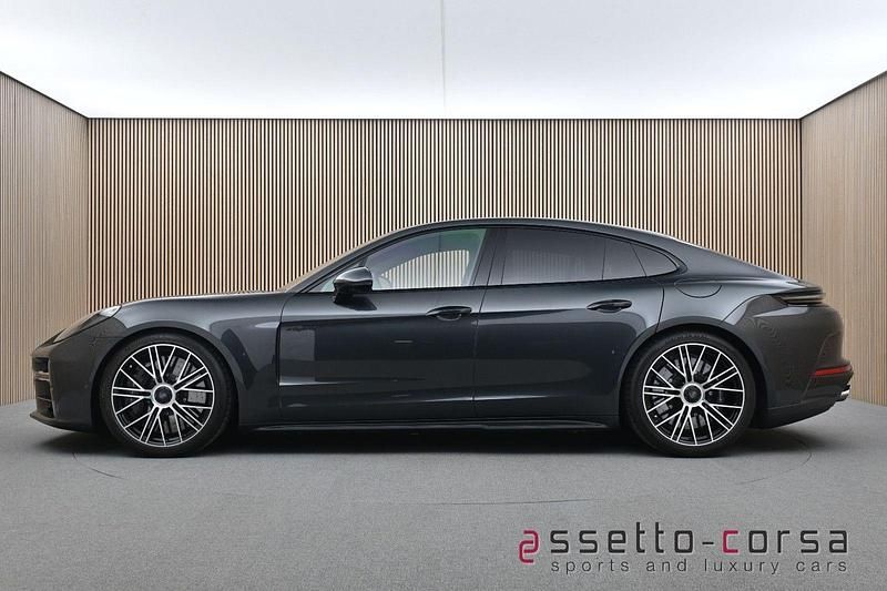 Second-hand 2025 Porsche Panamera Turbo S Berlinǎ | 244.283 EUR - Imagine 1/1