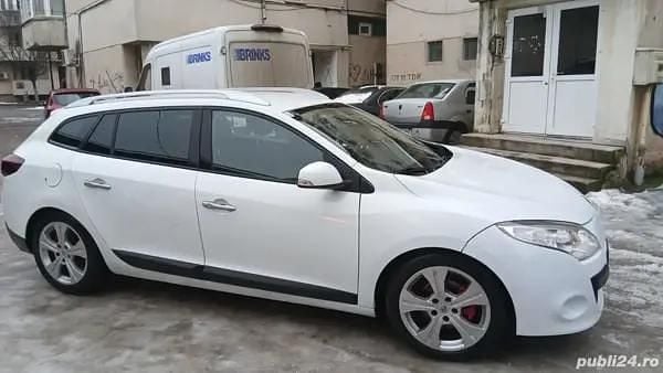 Utilizat 2010 Renault Mégane III Hatchback | 2.950 EUR (Preț OK) - Imagine 1/4