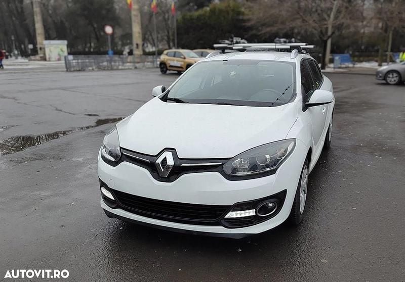 Culoarealb Utilizat 2016 Renault Mégane GrandTour Expression Break | 9.000 EUR (Preț OK) - Imagine 1/4