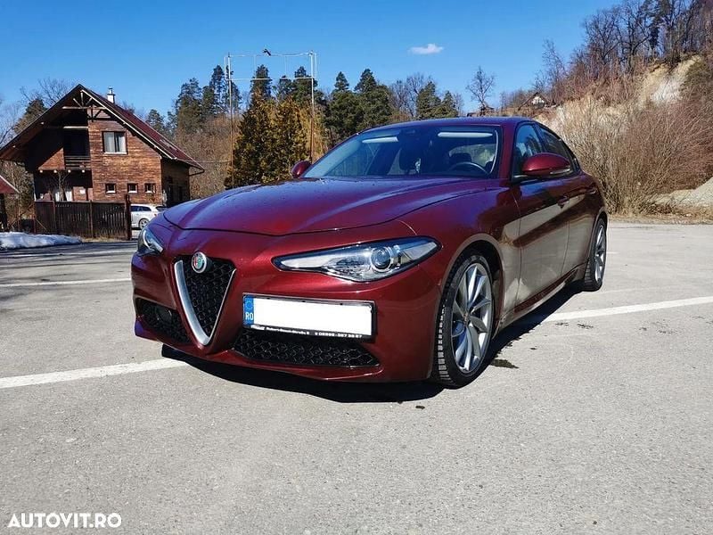 Second-hand Alfa Romeo Giulia Super 150 CP (110 kW) 2016 Culoarerosu Berlinǎ