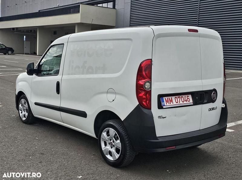 Second-hand Fiat Doblò Emotion 90 CP (66 kW) 2015 Culoarealb Monovolum