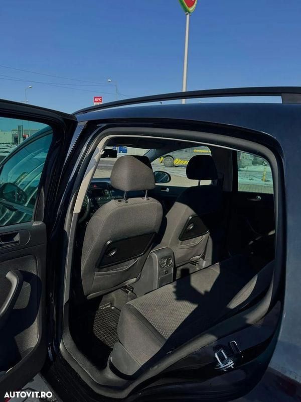 Second-hand VW Golf VI 105 CP (77 kW) 2010 Culoarenegru Hatchback