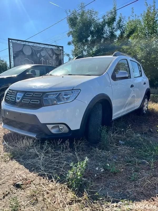 Utilizat 2020 Dacia Sandero Stepway Hatchback | 5.750 EUR - Imagine 1/4