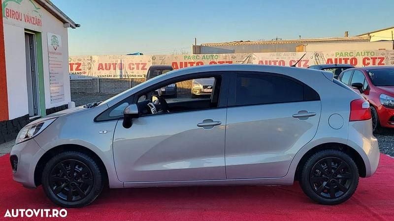 Second-hand Kia Rio 75 CP (55 kW) 2013 Culoarealte culori