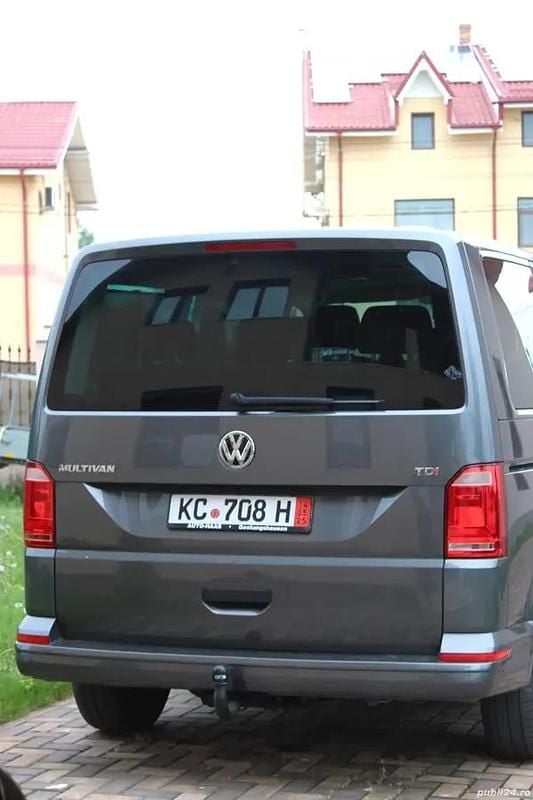 Second-hand VW Multivan 150 CP (110 kW) 2018 Gri Van