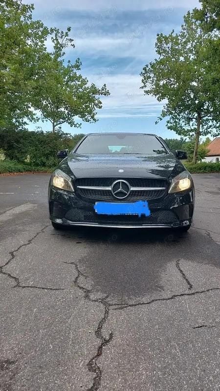 Negru Utilizat 2016 Mercedes A180 Hatchback | 15.500 EUR (Preț OK) - Imagine 1/4