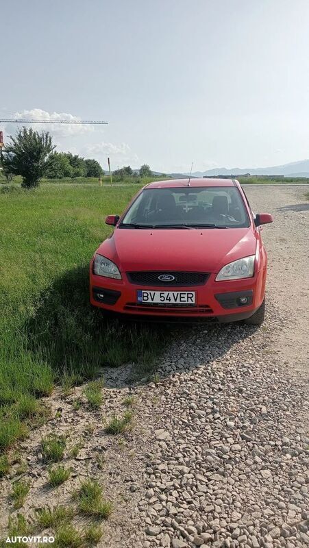 Rosu Utilizat 2007 Ford Focus Trend Berlinǎ | 1.700 EUR (Preț OK) - Imagine 1/4