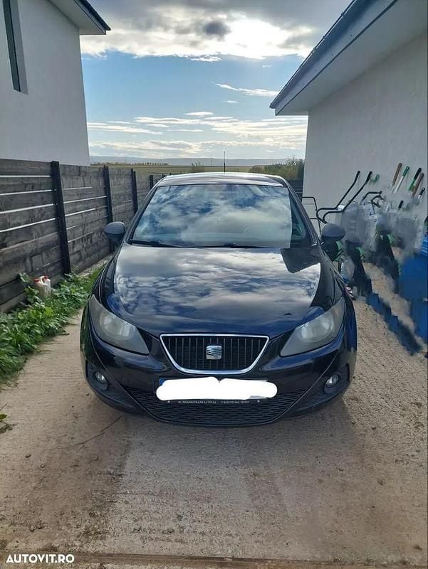 Culoarenegru Utilizat 2011 Seat Ibiza Reference | 3.500 EUR (Preț OK) - Imagine 1/4