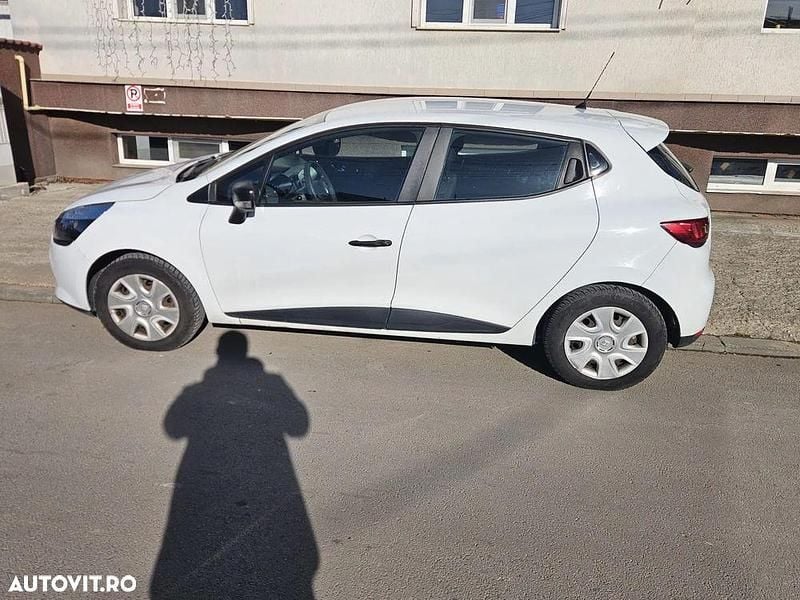 Culoarealb Utilizat 2014 Renault Clio IV Life Hatchback | 4.500 EUR (Preț bun) - Imagine 1/4