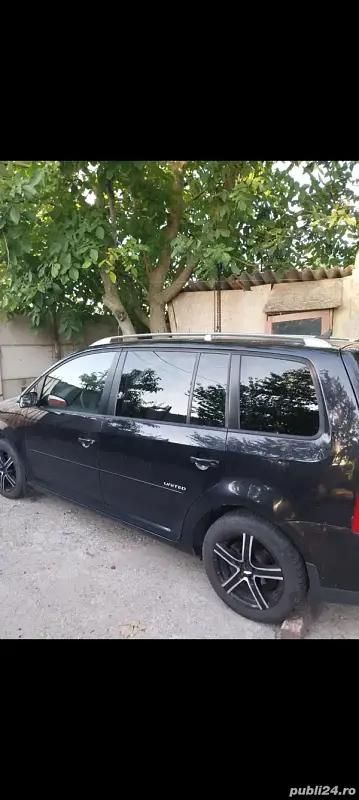 Utilizat 2009 VW Touran Monovolum | 2.000 EUR (Super Preț) - Imagine 1/4