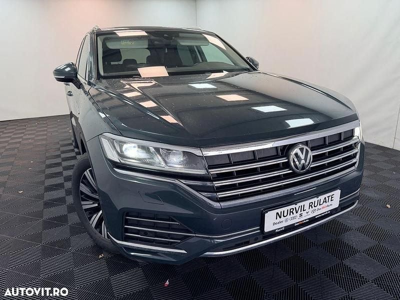 Culoaregri Utilizat 2021 VW Touareg Elegance SUV | 35.500 EUR - Imagine 1/4