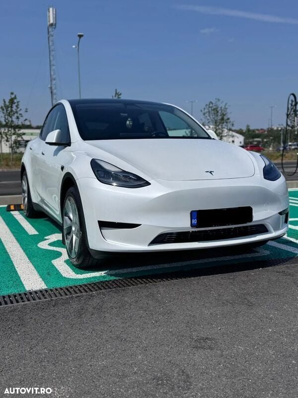 Alb Utilizat 2023 Tesla Model Y SUV | 30.000 EUR - Imagine 1/4