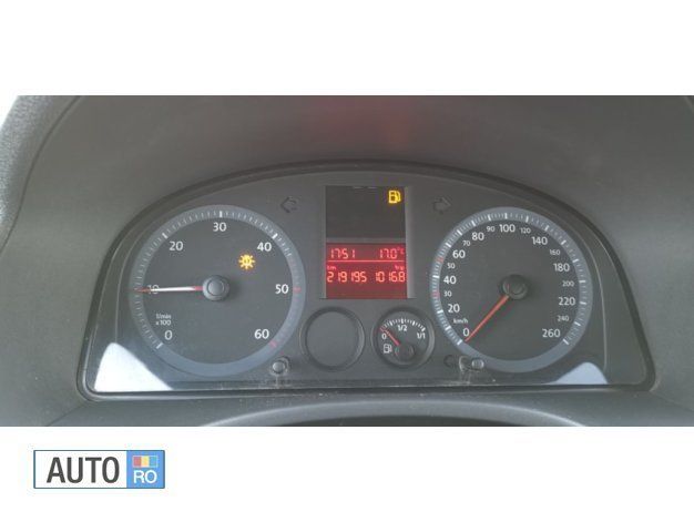 Second-hand VW Caddy 105 CP (77 kW) 2005 Argintiu Monovolum