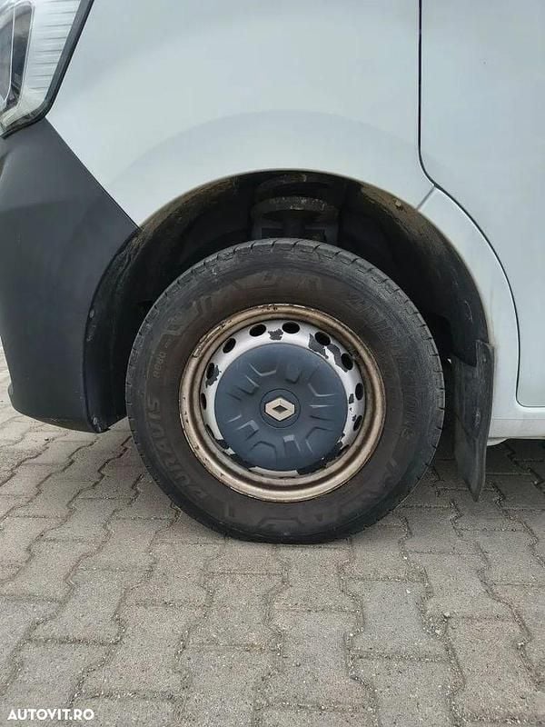 Second-hand Renault Master 135 CP (99 kW) 2019 Culoarealb Cabrio