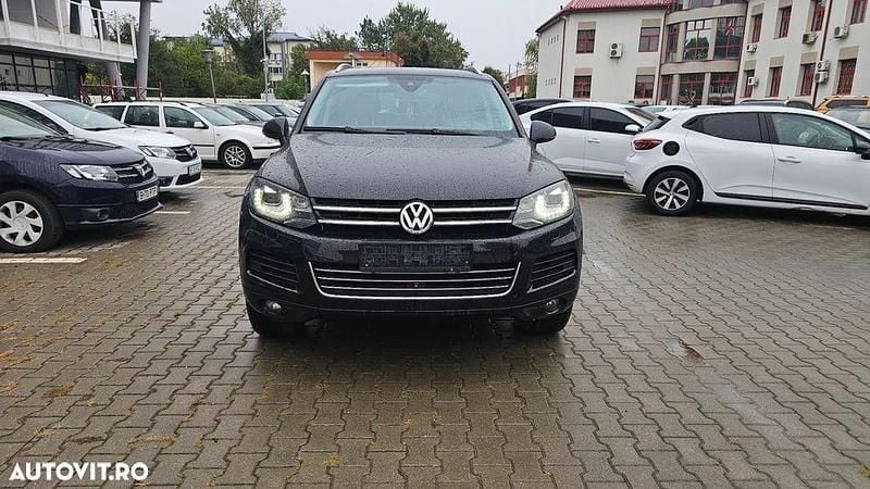 Culoarenegru Utilizat 2012 VW Touareg SUV | 9.600 EUR (Super Preț) - Imagine 1/4