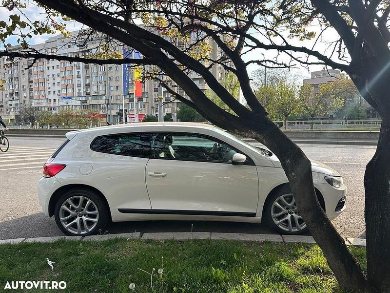 Culoarealb Utilizat 2010 VW Scirocco Coupe | 6.200 EUR (Puțin scump) - Imagine 1/4