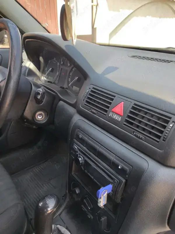 Utilizat 2004 Skoda Octavia Hatchback | 2.600 EUR (Preț OK) - Imagine 1/4