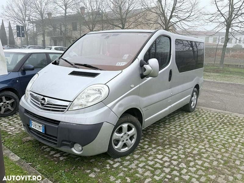 Second-hand Opel Vivaro 114 CP (83 kW) 2011 Culoaregri Monovolum