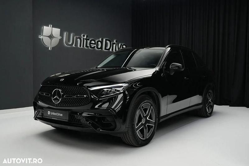 Culoarenegru Utilizat 2023 Mercedes GLC200 AMG line SUV | 52.900 EUR (Preț bun) - Imagine 1/4