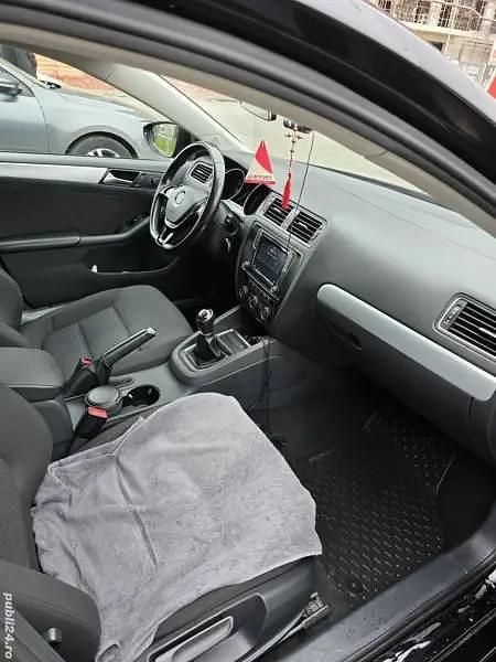 Second-hand VW Jetta Style 105 CP (77 kW) 2017 Berlinǎ