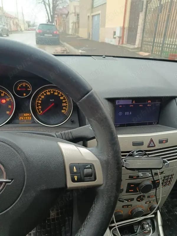 Second-hand Opel Astra 116 CP (85 kW) 2008 Hatchback