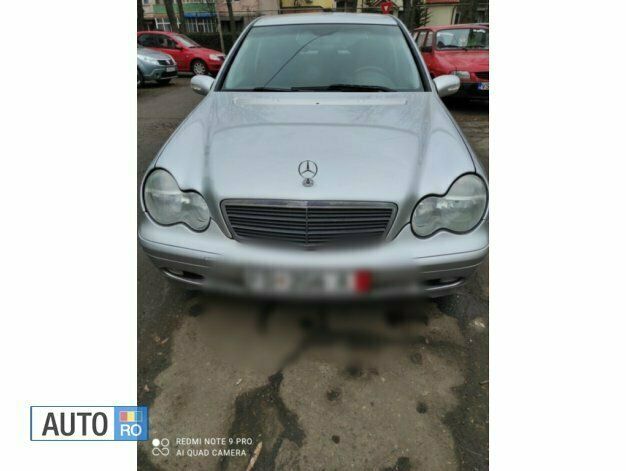 Gri Utilizat 2003 Mercedes C200 Berlinǎ | 4.000 EUR - Imagine 1/4
