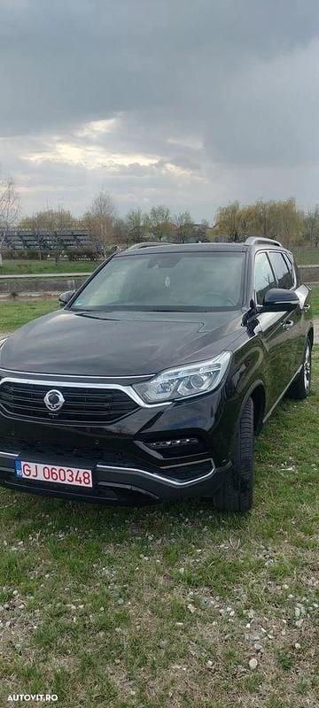 Culoarenegru Utilizat 2018 Ssangyong (KGM) Rexton Crystal SUV | 18.700 EUR - Imagine 1/4