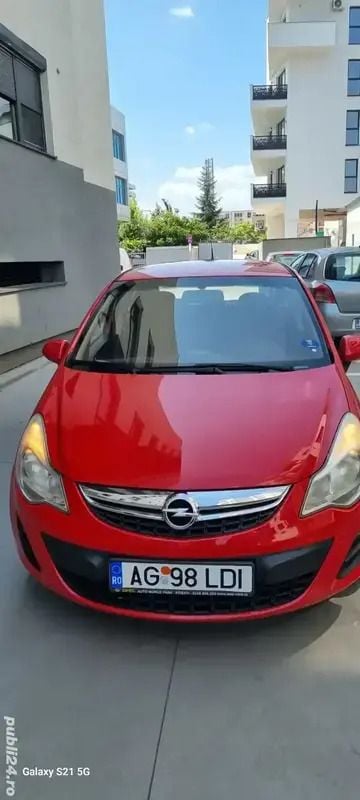 Rosu Utilizat 2011 Opel Corsa Hatchback | 3.600 EUR (Preț OK) - Imagine 1/4